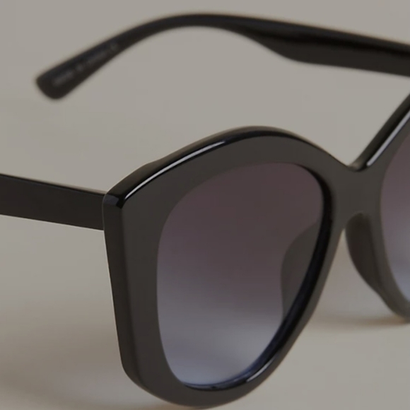 NEW Cat Eye Sunglasses - Picture 3 of 3